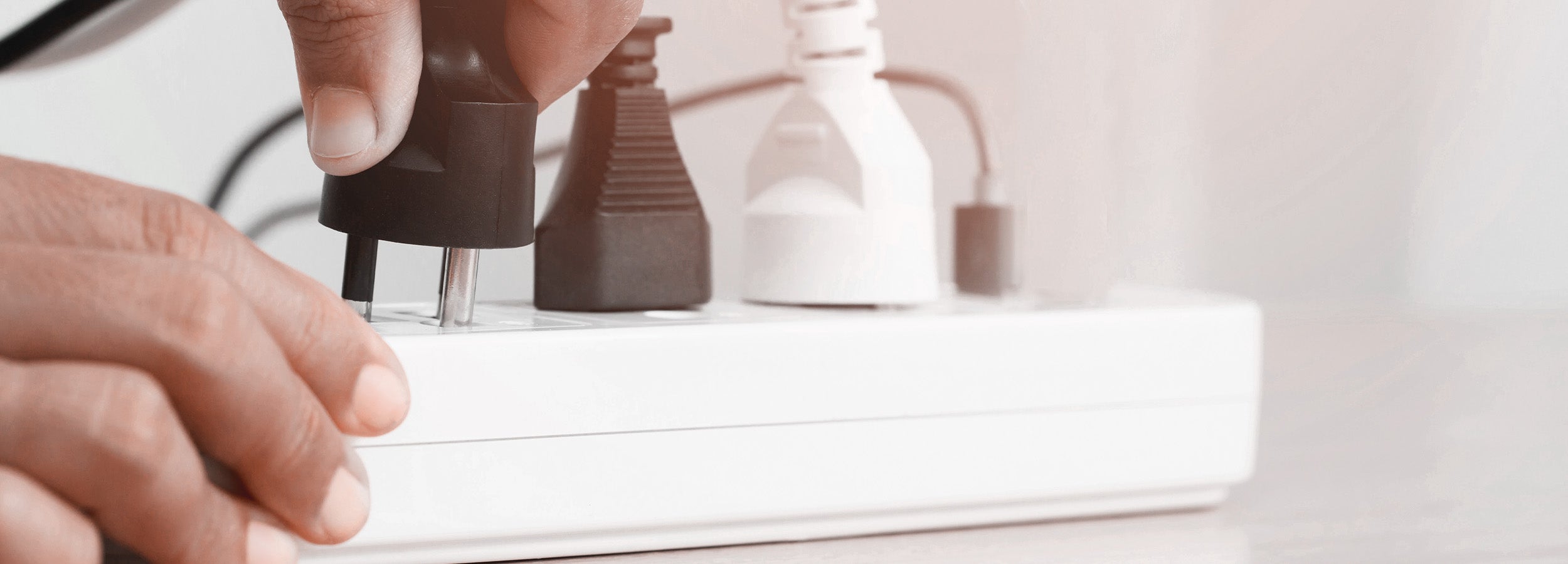 Tutti gli accessori Vivanco per la casa: adattatori, prolunghe e multiprese